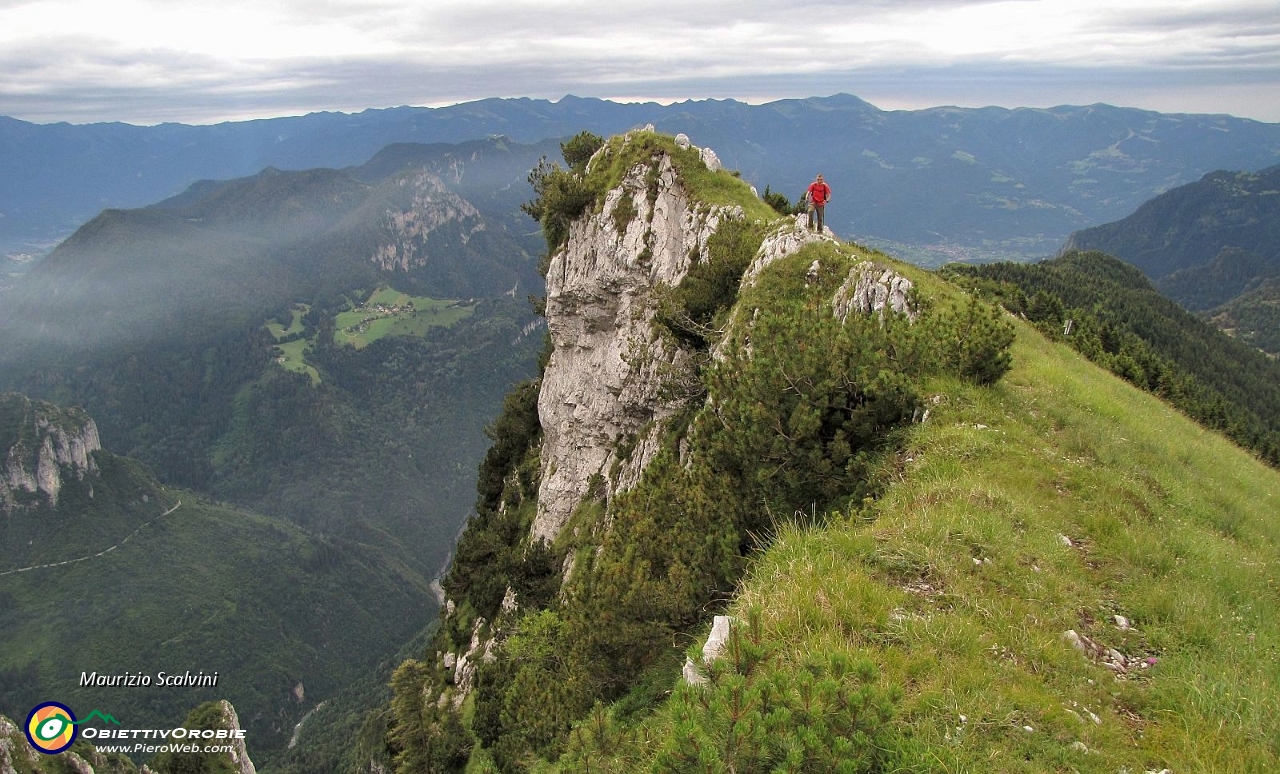 18 Si viaggia in prossimità della panoramica dorsale....JPG